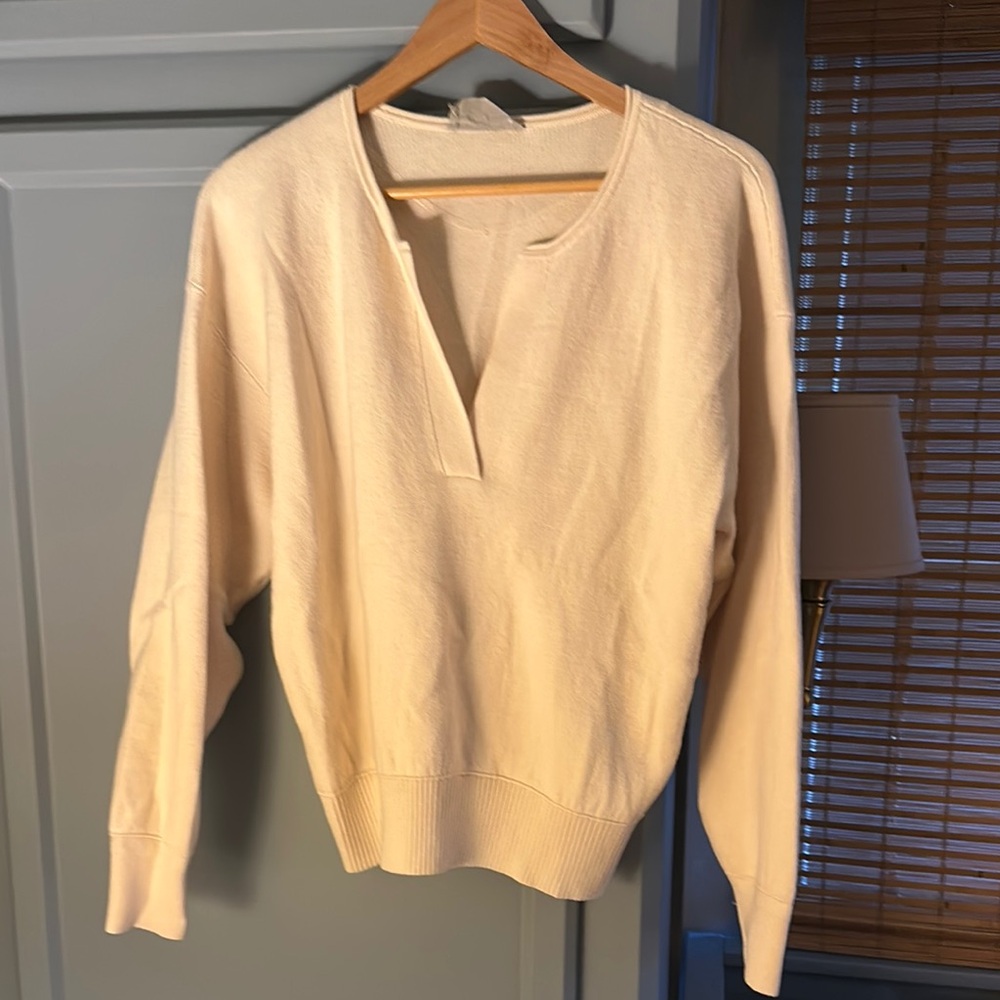 Everlane Women's V-Neck Sweater in Cream